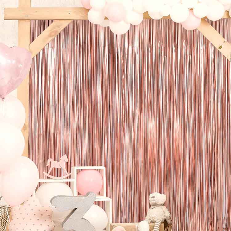 Perché la cortina di pioggia per l'arredamento delle feste è un must per ogni celebrazione?
