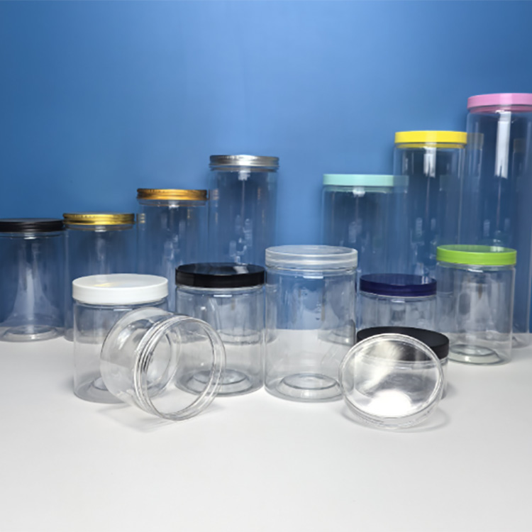 Barattolo di plastica trasparente