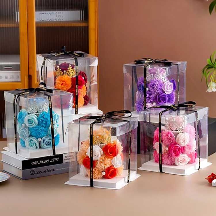 Confezione regalo con fiori di rosa