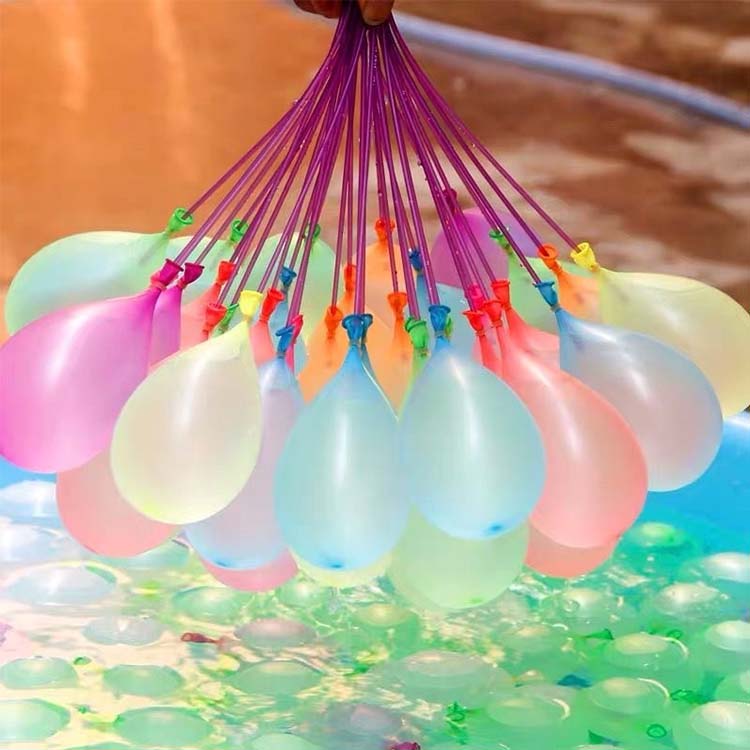 Palloncini pieni di acqua corta